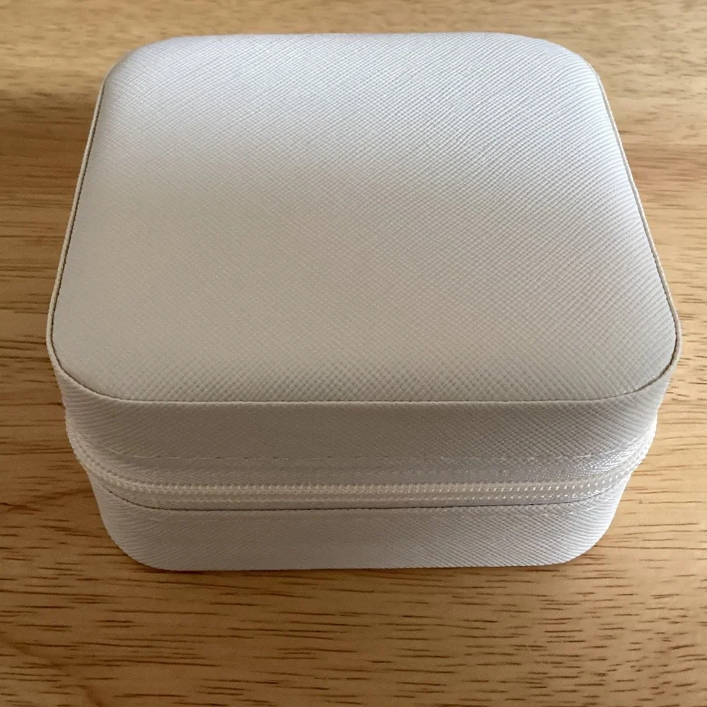 White Leather Jewelry Storage Box/Travel Box/Portable Jewelry Box